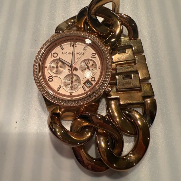 Michael Kors MK3247 Wrist Watch for Women in Rose Gold - Picture 2 of 5